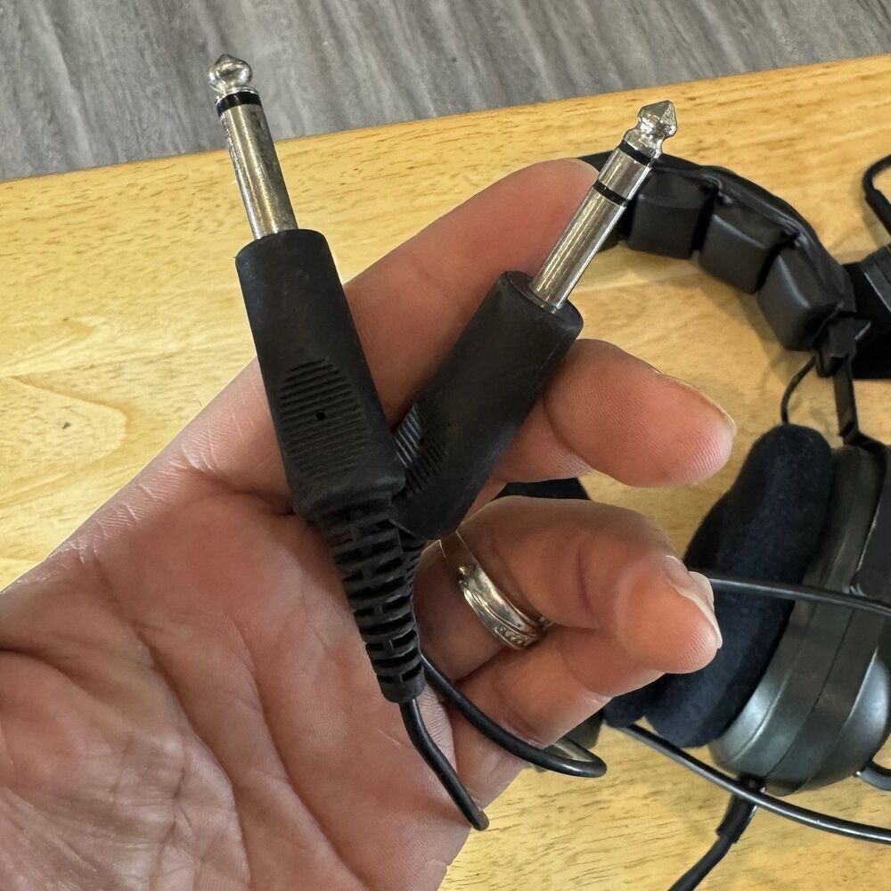 Telex ProAir 2000E Aviation Headset With Microphone And Cables Black 70470-000 - Picture 9 of 11